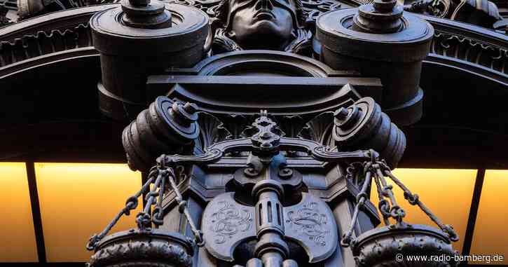 Angriff im Fernbus: Beschuldigter vor Gericht