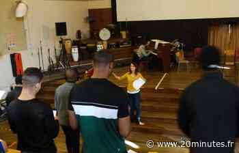 Fresnes : Des détenus jouent les sopranos et s'accordent un moment de liberté - 20 Minutes