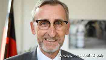 Sachsen bekommt neuen Innenminister: Schuster tritt Amt an - Süddeutsche Zeitung - SZ.de