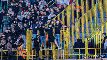Trieste taferelen: Antwerp-hooligans zoeken confrontatie op met familietribune Club Brugge - sporza.be