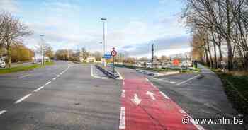 Uitgestelde asfaltwerken aan R30 starten maandag - Het Laatste Nieuws