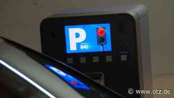 Frau richtet sich in Jena mit Möbeln häuslich in Parkhaus ein - Ostthüringer Zeitung