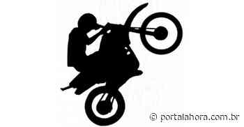 IMBITUBA: homem que empinava moto perde controle, se choca contra boi e veículo é arremessado contra carro em movimento; animal ficou ferido - Portal AHora