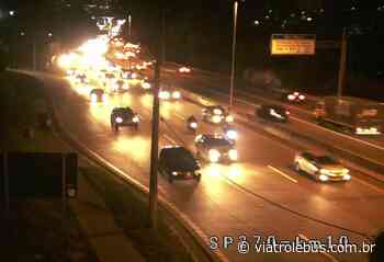 Rodovia Raposo Tavares com lentidão em Cotia neste domingo (24) - Via Trolebus