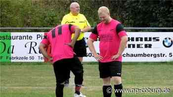 Fußball - Schiedsrichter bricht auf Platz zusammen und stirbt - Neue Presse Coburg
