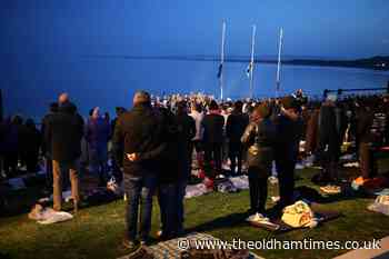Travellers remember fallen Anzacs at Gallipoli battlefields - The Oldham Times