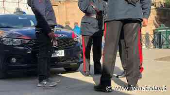 Bancarelle abusive a Colosseo e Fontana di Trevi: multe per 22.000 euro