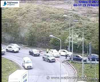 A405 shut in Bricket Wood due to serious crash