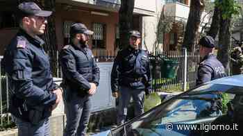 Gallarate, telefonino-affare per 500 euro. Ma il pacchetto è pieno di carta - IL GIORNO