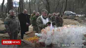 Ukraine war: Celebrating Easter in the trenches outside Kyiv