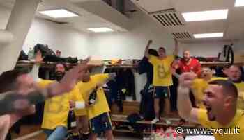 MODENA IN SERIE B, LA FESTA DEI GIOCATORI NELLO SPOGLIATOIO - Tvqui