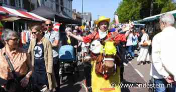 Over de hoofden lopen op de Hoge Ham in Dongen - BN DeStem
