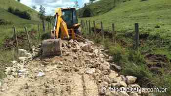 Secretaria de Agricultura de Itaperuna segue recuperando estradas vicinais - Folha de Italva