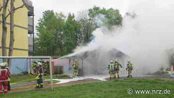Auto und Carport gehen in Essen-Bochold in Flammen auf - NRZ News