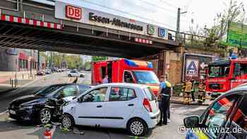 Unfall mit zwei Verletzten in Essen - Polizei sucht Zeugen - WAZ News