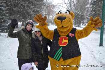 Fire department gets in on Easter Egg hunt - Virden Empire Advance