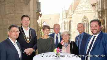 Braunschweigs Oberbürgermeister nimmt bedeutende Ehrung vor