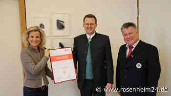 Überaus gute Zusammenarbeit: BRK Rosenheim verleiht Henry-Dunant-Münze in Gold an die Stadt Bad Aibling