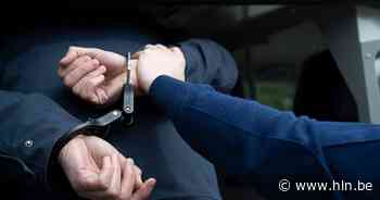 Politie arresteert dealer en leverancier: “1000 cash geld en cocaïne gevonden” - Het Laatste Nieuws