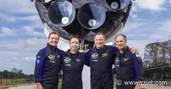 Axiom-1 Crew Splashes Down in SpaceX Crew Dragon After Extended Stay in Space     - CNET