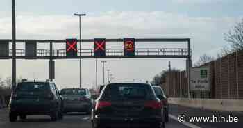 Ongeval in De Pinte zorgt voor hinder op E17 richting Gent en Antwerpen - Het Laatste Nieuws