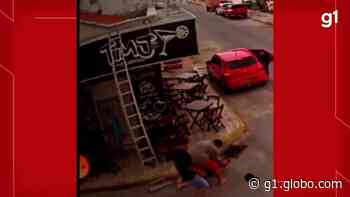 Empresário sofre choque elétrico e cai de escada ao reparar lâmpada no Ceará; vídeo - Globo