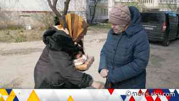 Ukraine war: Sky's Mark Austin witnesses extraordinary moment of kindness amidst Kharkiv devastation - Sky News