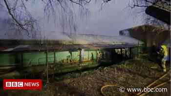 Apsley: Historic Frogmore Paper Mill closed after visitor centre fire - BBC