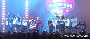 Darius Rucker returns to alma mater and celebrates “History in the Making” with Gamecocks - WIS News 10