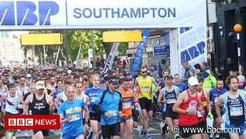 Southampton marathon: Thousands of runners take on city's races - BBC