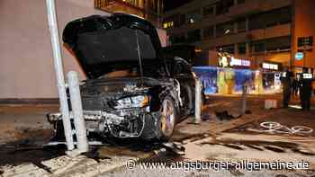 Schwerer Unfall in Ulmer Innenstadt: Polizei vermutet illegales Autorennen