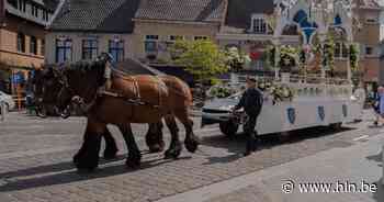 Maria Ommegang trekt opnieuw door Poperingse straten én zoekt hulp - Het Laatste Nieuws