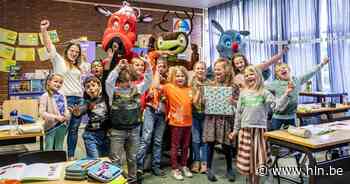 Harige Bende bezoekt winnende klas Dikketruiendag | Dendermonde | hln.be - Het Laatste Nieuws