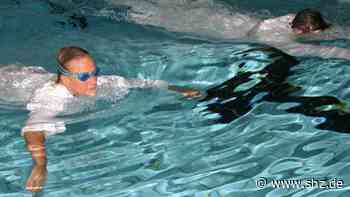 Zunächst in der Theorie: DLRG Halstenbek-Rellingen-Schenefeld bildet Rettungsschwimmer aus | shz.de - shz.de