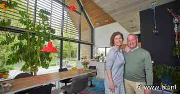 In dit 'Aziatische huis' van Brigitte en Ronald groeit een boom uit de grond ín de keuken - BD.nl