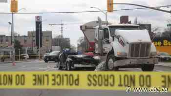Man, girl injured after collision involving transport truck at King and Dundurn