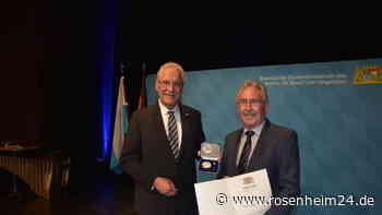 Besonderes Engagement: Zahlreiche Menschen aus der Region mit Verdienstmedaille ausgezeichnet