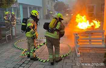 Pkw brennt in Freilassinger Innenstadt – Feuerwehr verhindert Schlimmeres - Passauer Neue Presse - PNP.de
