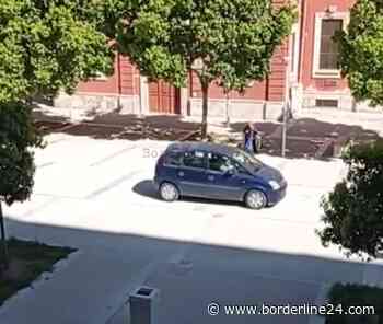 Bari, auto e scooter in una piazza Redentore "pedonale": "Ma le telecamere funzionano?" - Borderline24.com