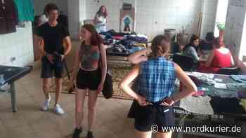 Kleidertauschparty im Demokratiebahnhof - Nordkurier