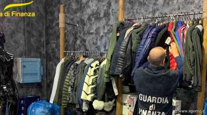 Monza, finanzieri sequestrano 38mila capi di abbigliamento contraffatti - IL GIORNO