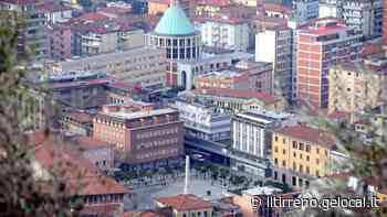 Prenota e chiede soldi a nome di altri, a Massa la truffa delle false ordinazioni nei locali - Il Tirreno