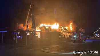 Gartencenter in Celle brennt nieder - NDR.de