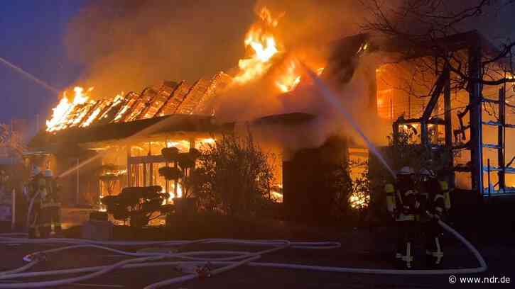 Celle: Feuer richtet in Gartenbaumarkt Millionenschaden an - NDR.de
