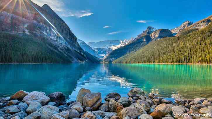 Lake Louise and Moraine Lake shuttles to depart from ski resort lot, reservations required