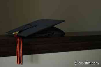 Lambton College Prepares For In Person Graduation - CKXS 99.1