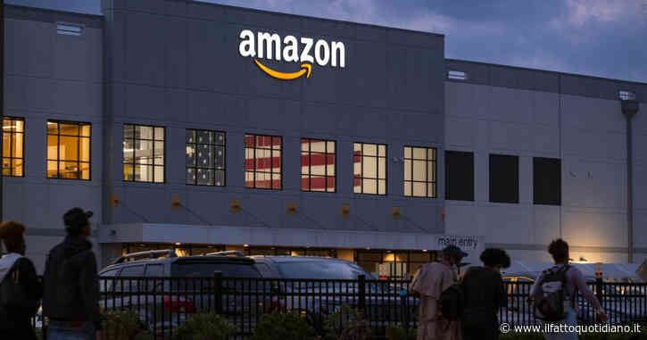 Amazon sospende una dipendente per aver passato più di 20 minuti in bagno. L’Ispettorato del lavoro annulla la sanzione