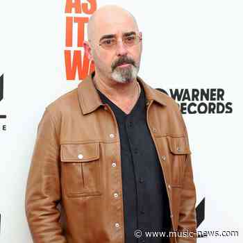 Former Oasis star Bonehead reveals cancer diagnosis