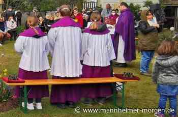 Viele Besucher blicken auf Sonne, Mond und Sterne - Mannheimer Morgen