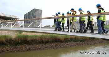 Springende leerlingen testen fiets- en voetgangersbrug van 115 ton - Het Laatste Nieuws